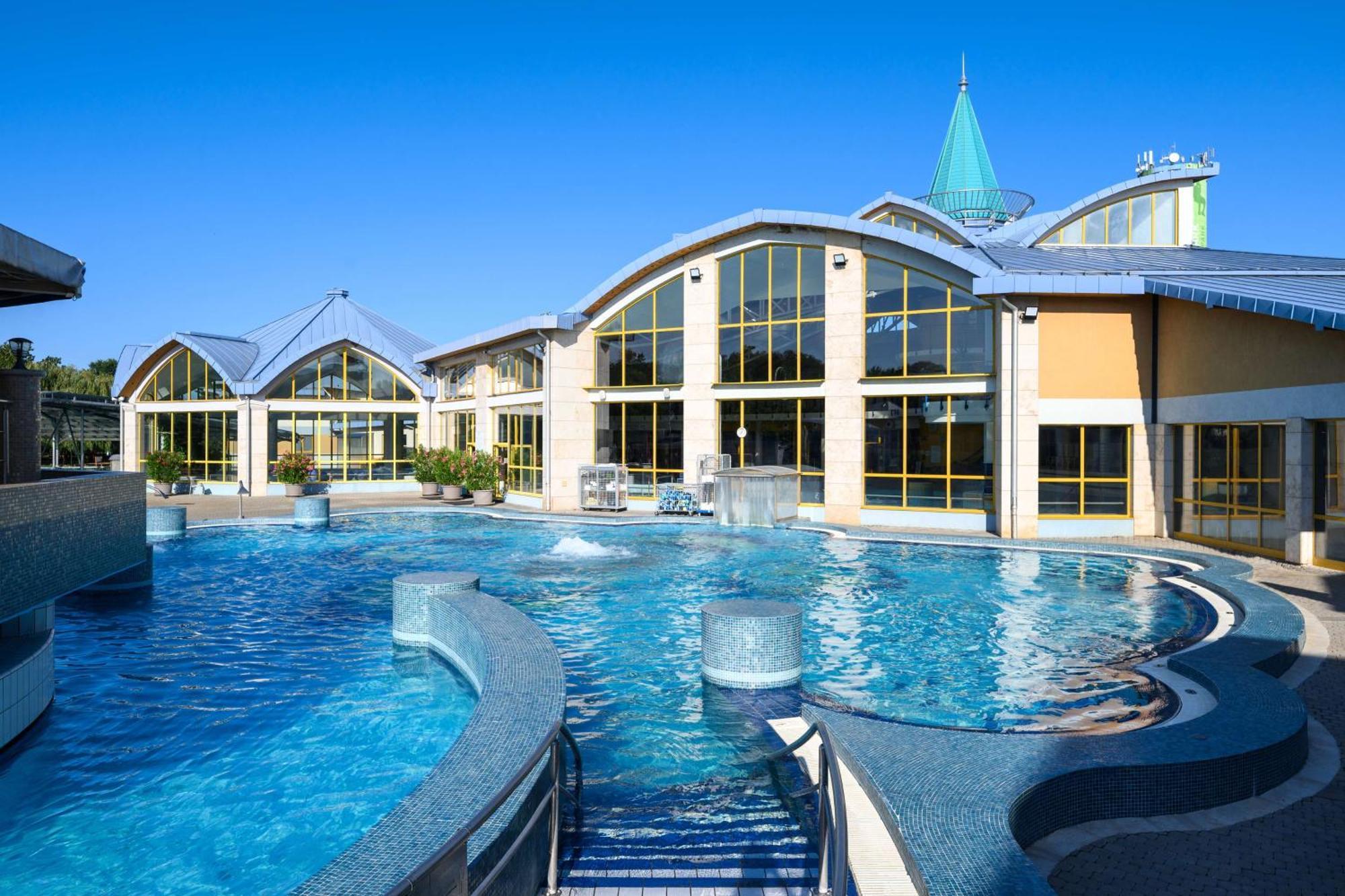 Park Inn by Radisson Sarvar Resort&Spa Eksteriør bilde